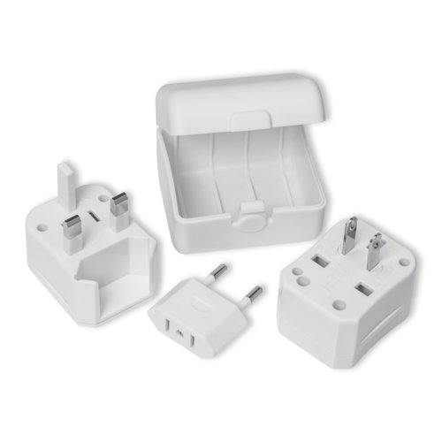 Vit reseadapter i plast med olika kontakttyper och frvaringslda.
