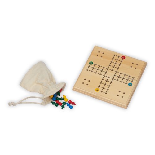 Brunt brdspel i tr med spelpjser och bomullspse.