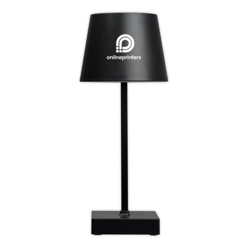 Svart bordslampa med lampskrm och rektangulr bas.