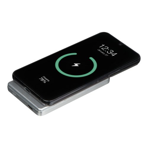 Gr powerbank med 5 000 mAh kapacitet.