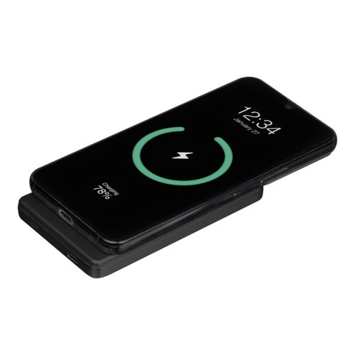 Svart powerbank med 5 000 mAh laddningskapacitet.