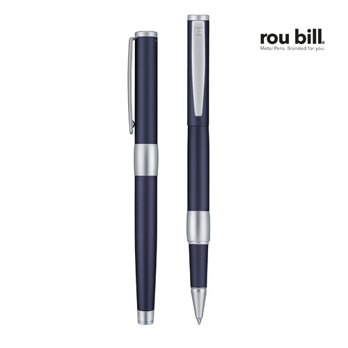Bl metallrollerballpenna med lock och kromdetaljer.